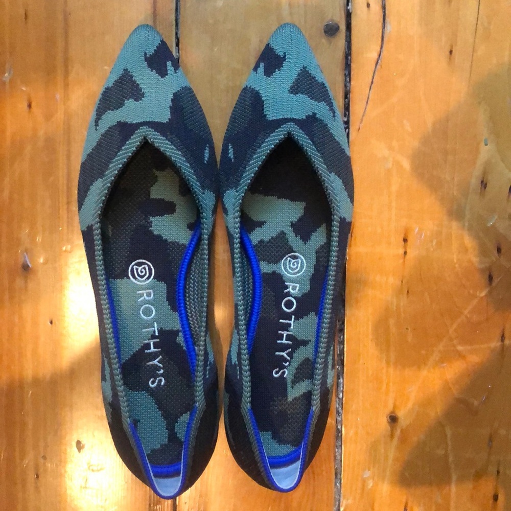 Rothy’s Olive Green Camouflage Points Size 9